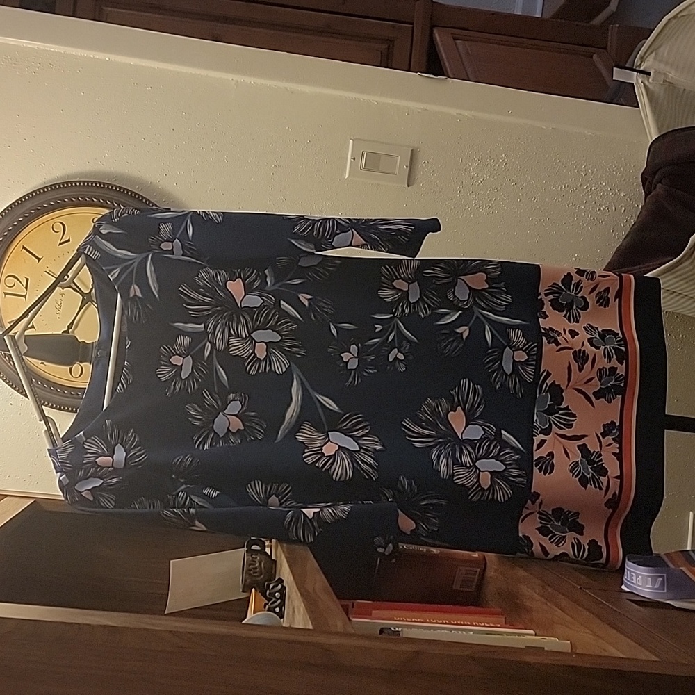 Vince Camuto dress size 4